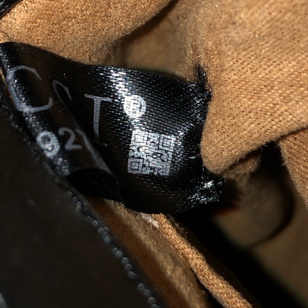 GUCCI Black Authentic Leather  Bag With Original Detachable Strap Like New - Picture 16 of 16